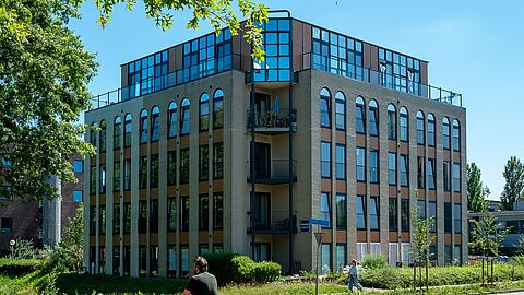 Gebouw van 5 verdiepingen hoog voor appartementen