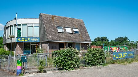De voorgevel van restaurant de Louf