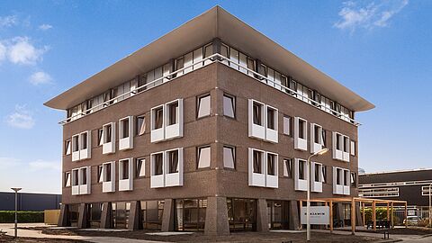 Impressie hoe het gebouw eruit komt te zien; een gebouw van 5 verdiepingen